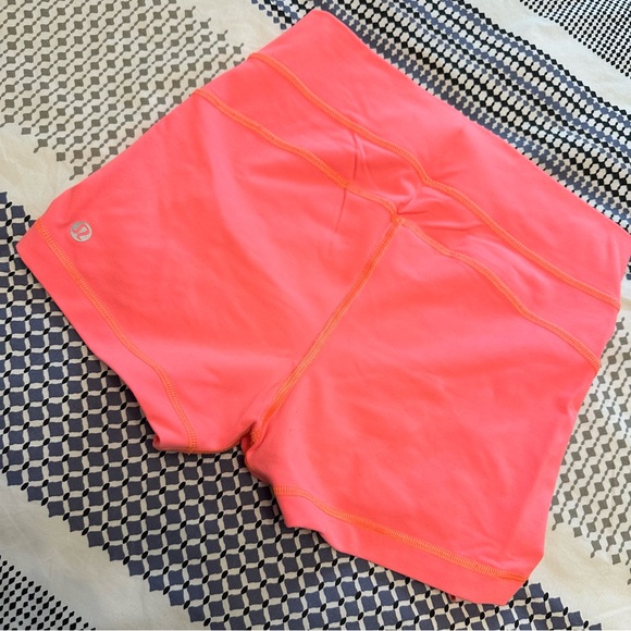 Lululemon Liberty Short - Picture 12 of 15